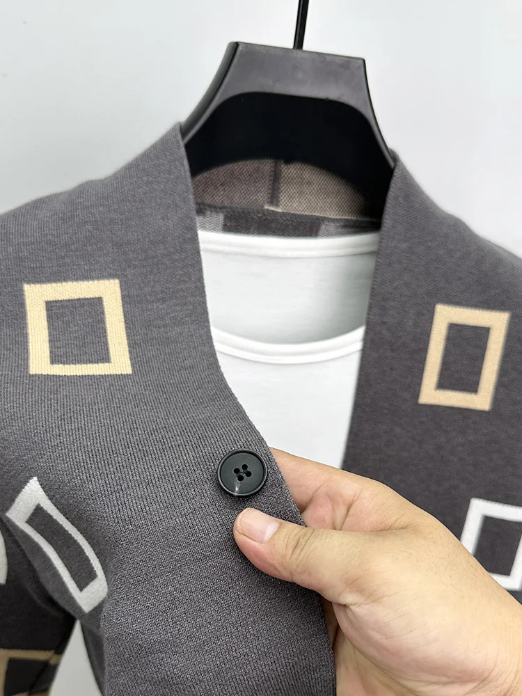 Luxury Quality Men's Designer  - Men'S Fashion V Neck Sweater ulasan dan harga